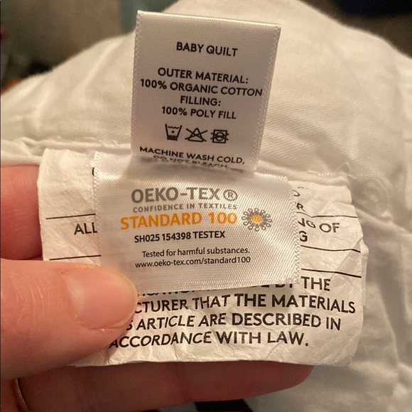 Lovevery Baby Polka Dot Quilt and matching Changing Pad Cover - Picture 5 of 11